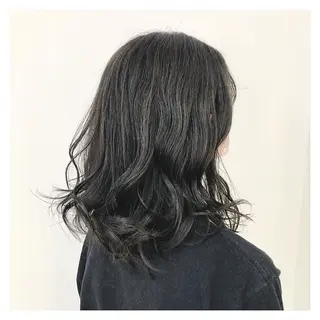 ミディアム eon 八王子所属・癖毛、多毛の方歓迎 三浦 麻衣のヘアスタイル