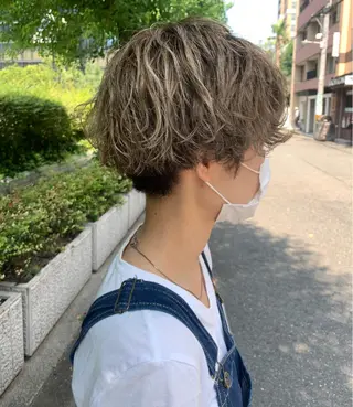 ショート カラー 佐々木 有彩のヘアスタイル