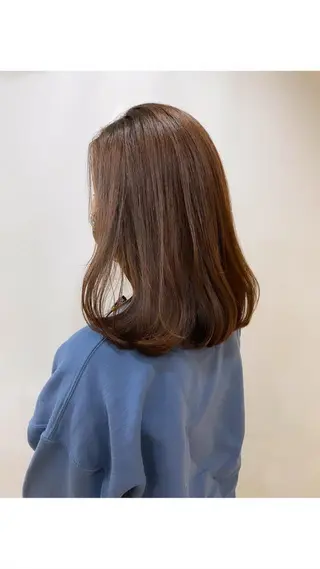 ミディアム カラー あずまぐち めぐみのヘアスタイル