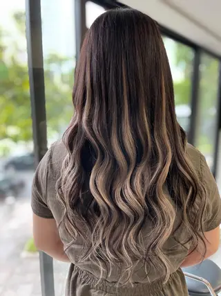 ロング スタジオフツーロ バイビーヘアーのヘアスタイル