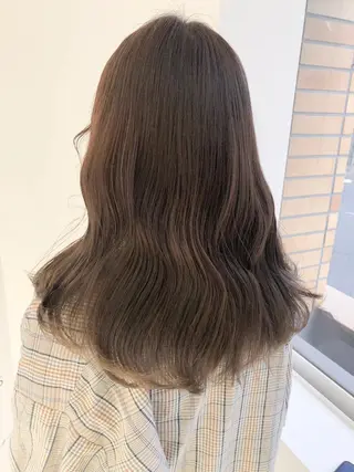 ロング 横山 莉奈のヘアスタイル