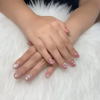 ネイル Nailsalon Lightsのネイルデザイン