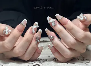 ネイル ishiro 🍂のネイルデザイン