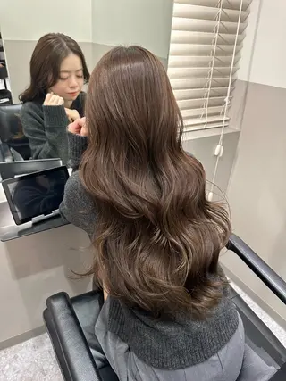 ロング 韓国レイヤー透明感 カラーヨウスケのヘアスタイル