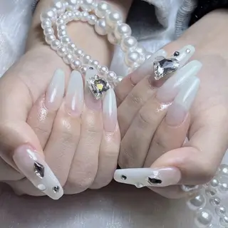 ネイル RAFFINE 月🦋🩵のネイルデザイン