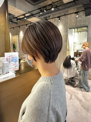 ショート mina🪐立川駅/ レイヤー/ボブのヘアスタイル