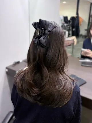 ミディアム 瀬田/韓国レイヤー/ トレンドヘア石田亜弥のヘアスタイル