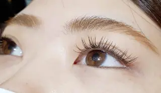 マツエク・マツパ 💜bora .のネイルデザイン