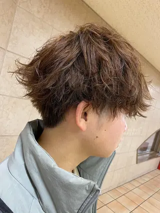 ショート パーマ メンズ 菅村 勇亮のヘアスタイル