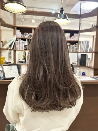 ロング 牧田 彩香のヘアスタイル