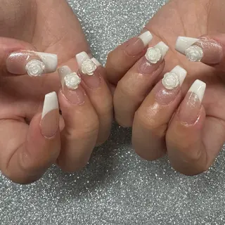 ネイル VIERU 🌈🎀💖のネイルデザイン