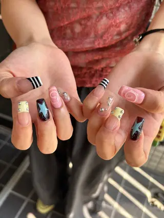 ネイル 🪐富島彩夏 /海外nail🪐のネイルデザイン