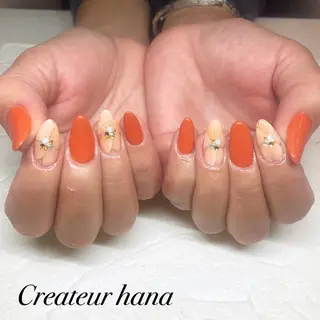 ネイル クレアトゥール華 都賀店所属・三橋 結菜のネイルデザイン