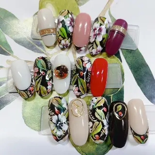 ネイル 奥園 良恵のネイルデザイン