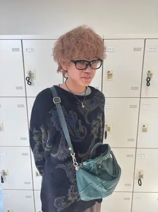 メンズ 韓国ヘア/ブリーチ無 しWカラー/オリーブのヘアスタイル