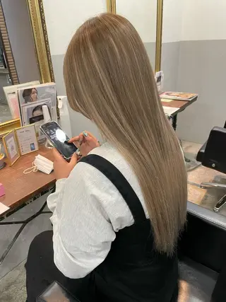 ロング 大内 志穂のヘアスタイル