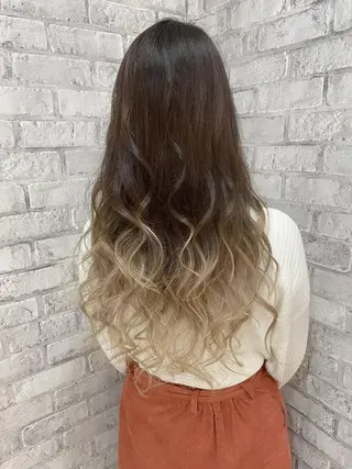 ロング カラー EARTH 越谷店のヘアスタイル