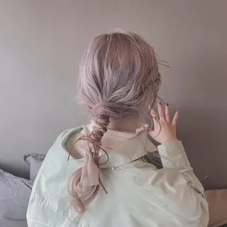 セミロング カラー ヘアアレンジ Mirai 🧸のヘアスタイル