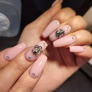 ネイル RUNWAY 　　の眉毛・アイブロウイメージ