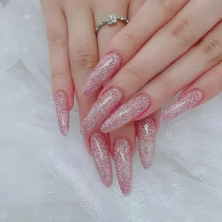 セミロング 𝑰𝒕𝒐 𝑵のネイルデザイン