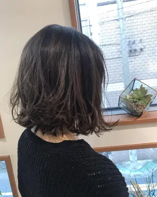 ミディアム J.M HEAD所属・稲荷 友美のヘアスタイル