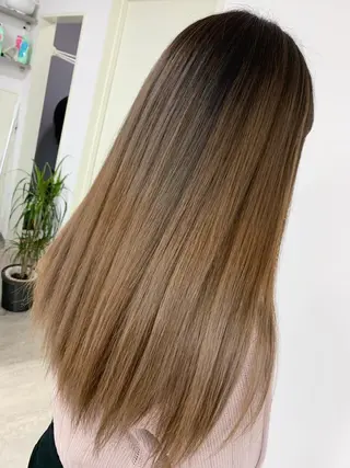 ロング 🥇近藤 恭輔🥇 Recharme新保のヘアスタイル