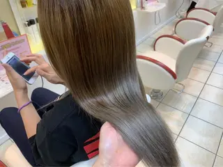 ロング 瀬川 茉衣子のヘアスタイル