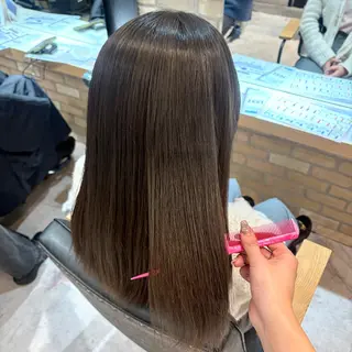 セミロング カラー レイヤー/手書きネイ ルCOCORO 🎀のネイルデザイン