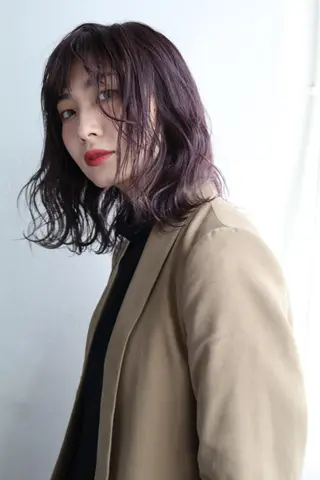 ミディアム カラー SALOWIN梅田茶屋町店所属・ウルフレイヤーカット /チヒロのヘアスタイル