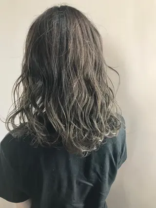カラー 島袋 ナオユキのヘアスタイル