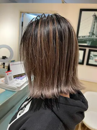 ミディアム レイヤー×髪質改善 マネージャー安藤光司のヘアスタイル