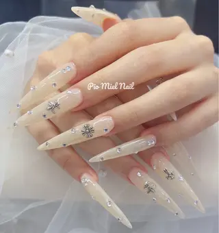 ミディアム Pio Mielのネイルデザイン