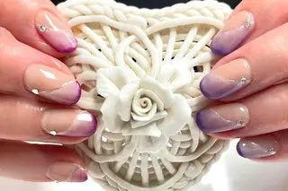 ネイル ママリンド　志村坂上店所属・しみ えんのネイルデザイン