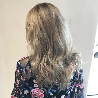 カラー セミロング 竹内啓太 ボブのヘアスタイル