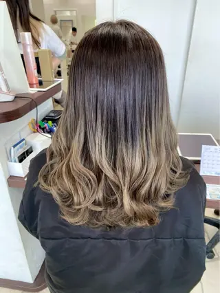 カラー 三宅 隼生のヘアスタイル