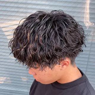 ショート パーマ メンズ メンズ特化LIBER 石川玲央のヘアスタイル