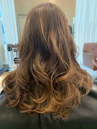 セミロング LucksiMie ginza  明松のヘアスタイル