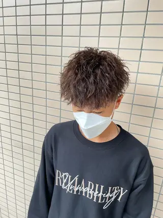 ショート カラー パーマ ヘアアレンジ メンズ アイブロウ スパイキー/フェザー /波巻き/かいとのヘアスタイル