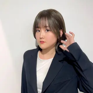 ミディアム カラー ブリーチなし/レイヤ ー特化🌈Tommyのヘアスタイル