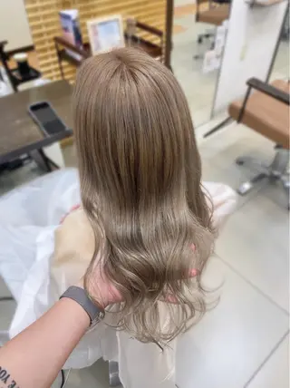 ロング カラー SOYON なんば店所属・水島 真彩のヘアスタイル