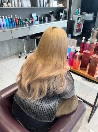 ロング りおな/エクステ /ミルクティーカラーのヘアスタイル