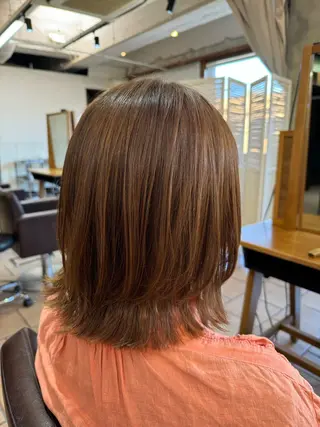 ミディアム カラー 菅野 美咲のヘアスタイル