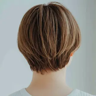 ショート カラー ハイトーン/ボブ/ ハイライト🌱ᩚ涼介のヘアスタイル