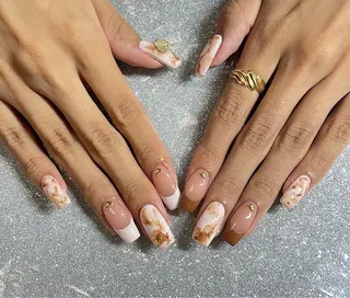 ネイル VIERU 🌈🎀💖のネイルデザイン