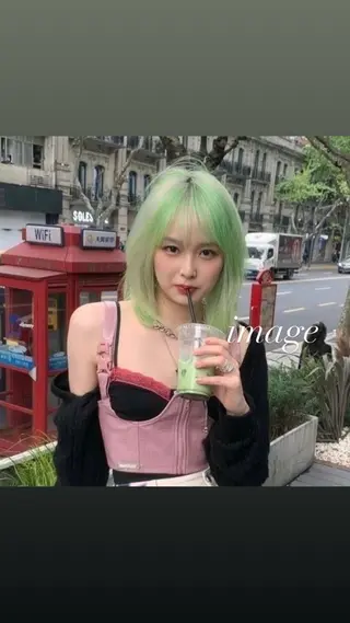 ロング カラー HIKARI🐈‍⬛ レイヤー×デザインのヘアスタイル