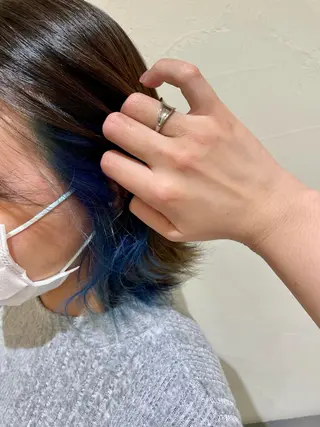 ミディアム カラー 佐久間 成恵のヘアスタイル