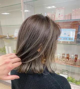 ショート カラー 菅村 勇亮のヘアスタイル