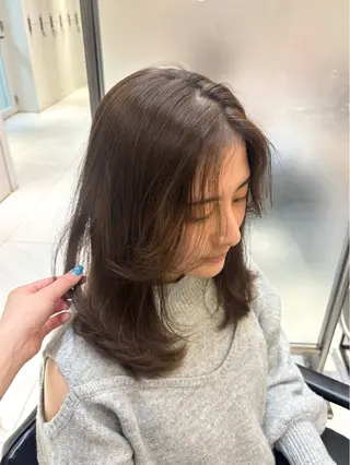 セミロング パーマ レイヤー🍑透明感 カラー🤎AKARIのヘアスタイル