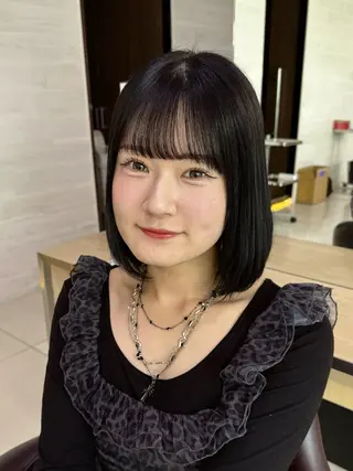 ショート カラー レイヤー✂️ ハイトーン💖モテ髪のヘアスタイル