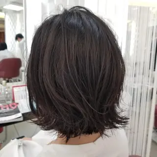 ミディアム 瀬川 茉衣子のヘアスタイル